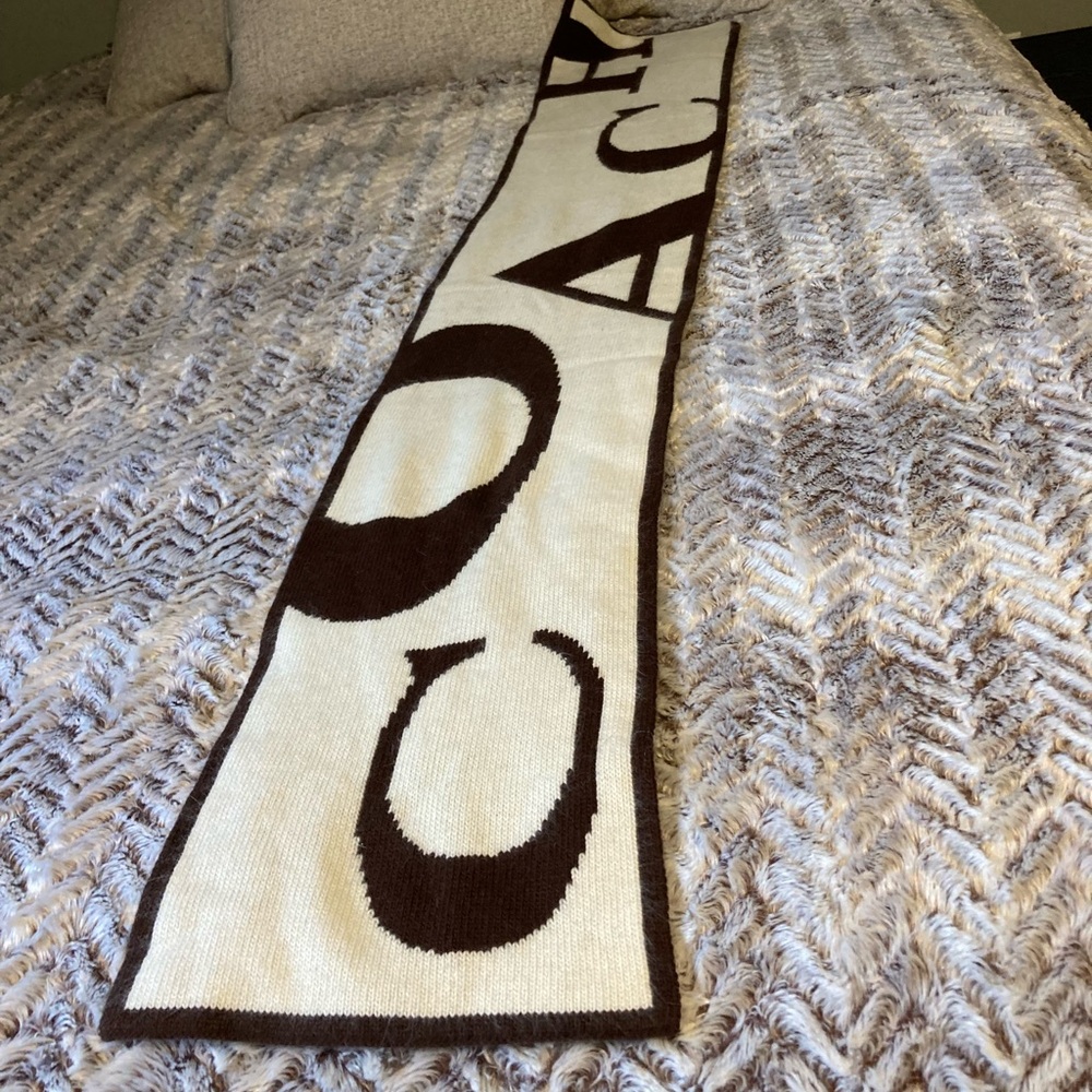 Coach scarf - Picture 2 of 3